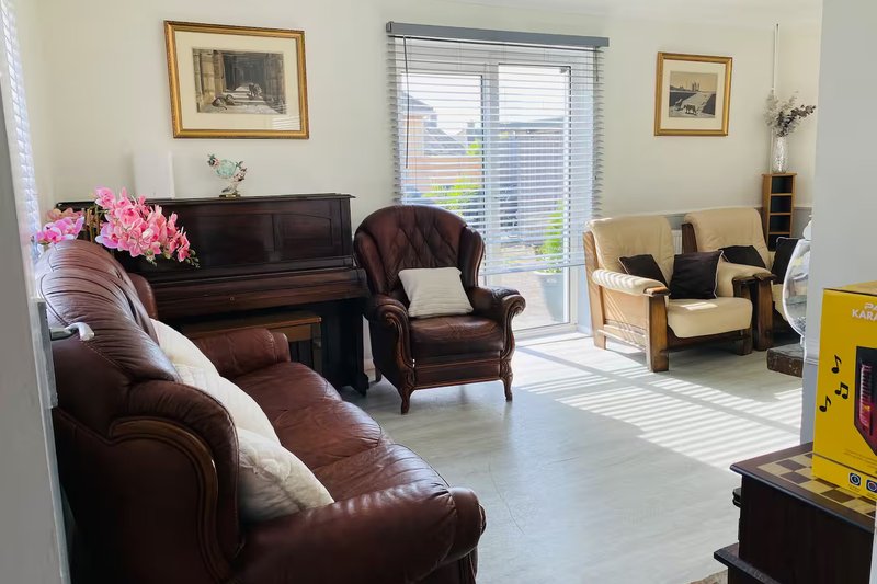Spacious 5 Bedroom Family Home with Parking | Isle of Wight