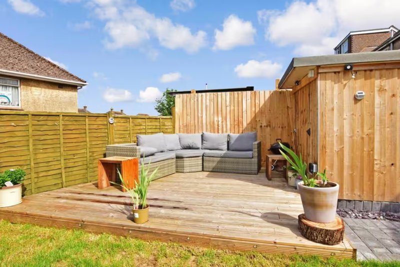 Spacious 5 Bedroom Family Home with Parking | Isle of Wight