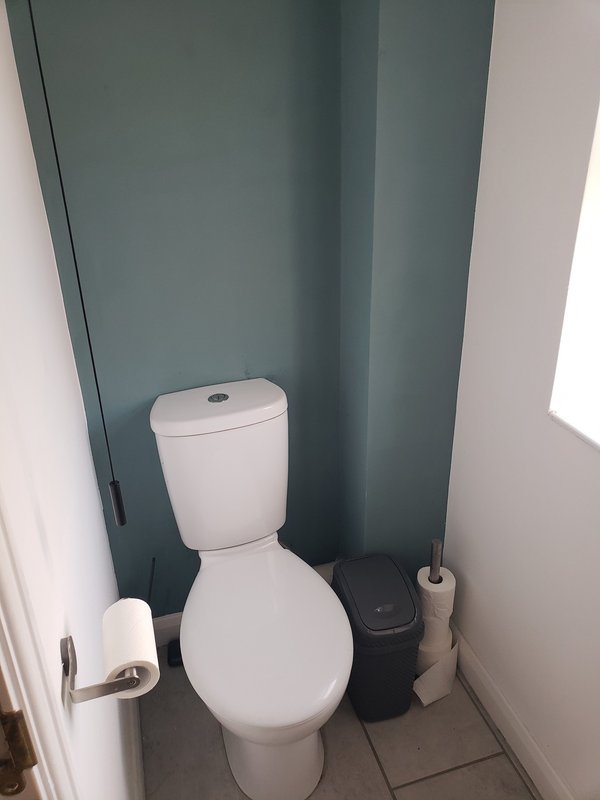 1st floor cloakroom
