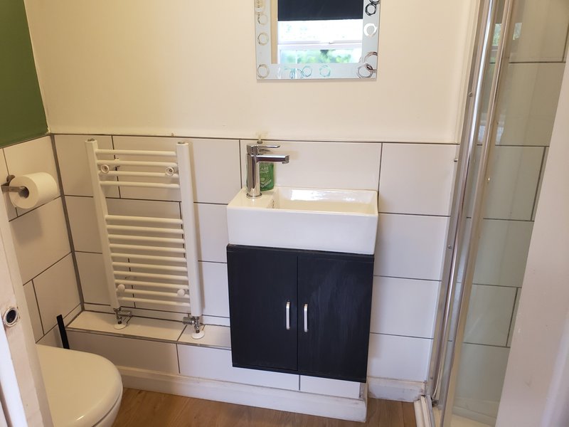 Bedroom 5 (ground floor)ensuite shower room