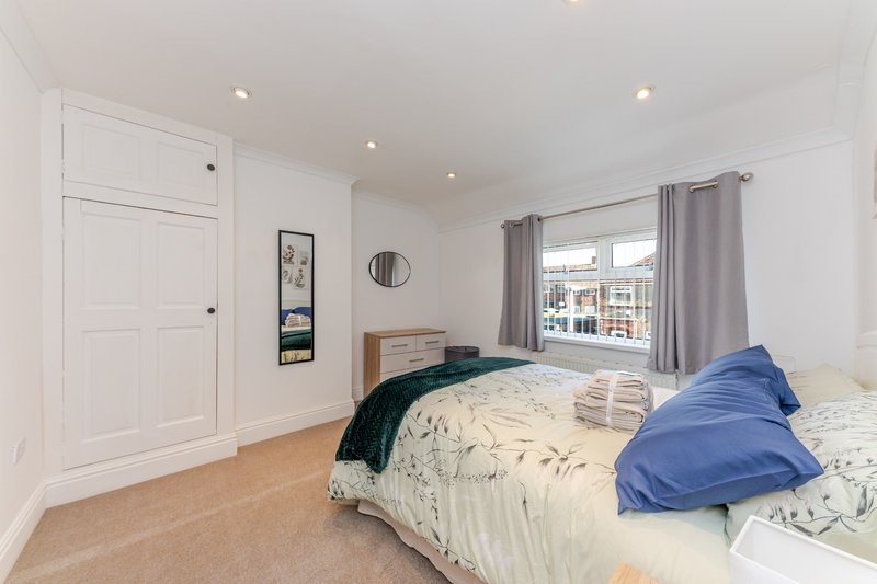 Stylish 3BR Home | Fast WiFi | Self Check-In