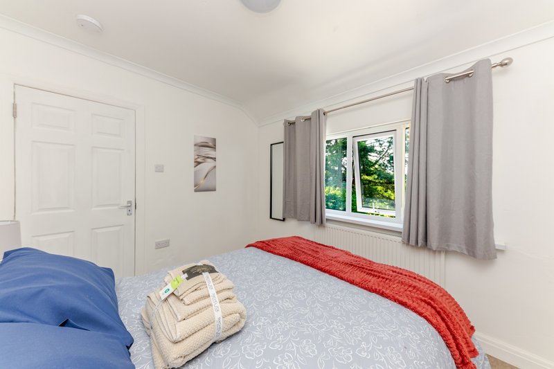 Stylish 3BR Home | Fast WiFi | Self Check-In