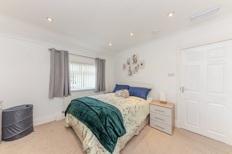 Stylish 3BR Home | Fast WiFi | Self Check-In