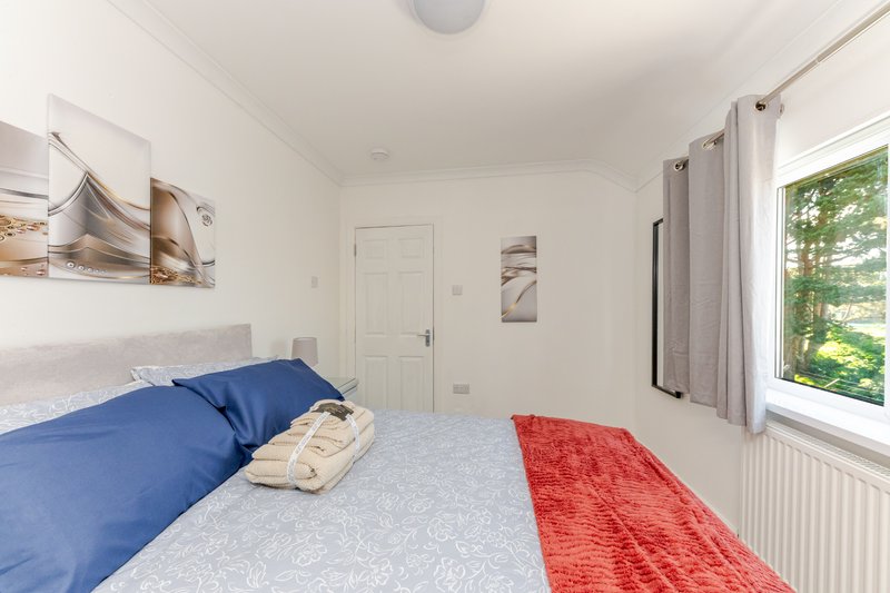 Stylish 3BR Home | Fast WiFi | Self Check-In