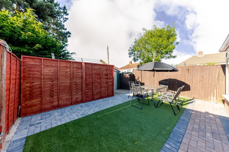 Stylish 3BR Home | Fast WiFi | Self Check-In