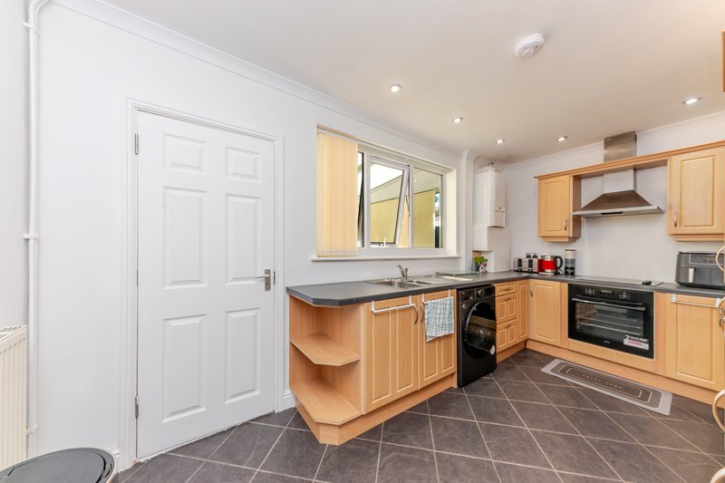 Stylish 3BR Home | Fast WiFi | Self Check-In