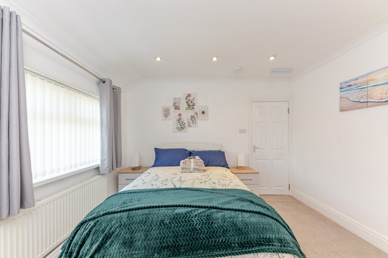 Stylish 3BR Home | Fast WiFi | Self Check-In
