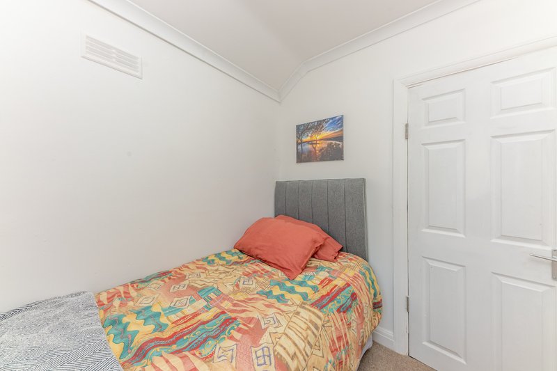 Stylish 3BR Home | Fast WiFi | Self Check-In