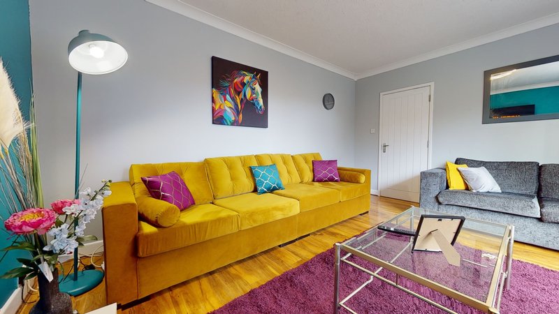 Clarendon House - 3 Bedroom Bungalow WIFI | Parking