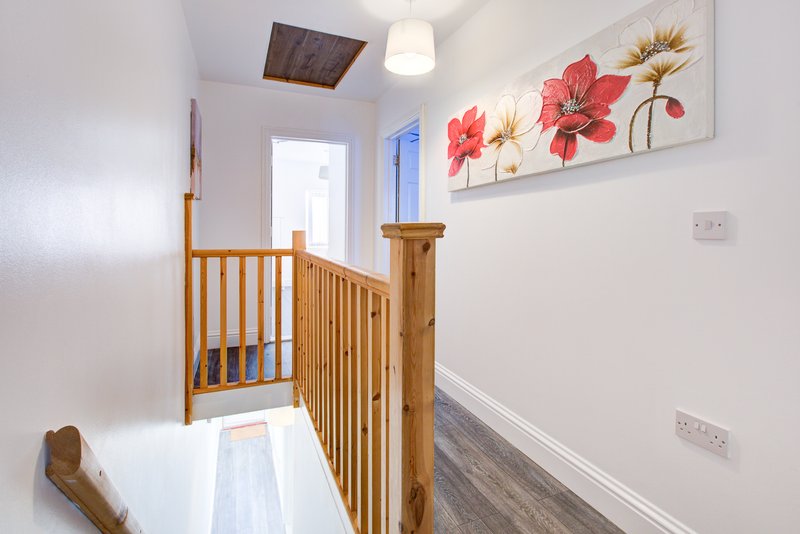 5-Bedroom House in Central Colchester with 2 En-Suites, Sleeps 11