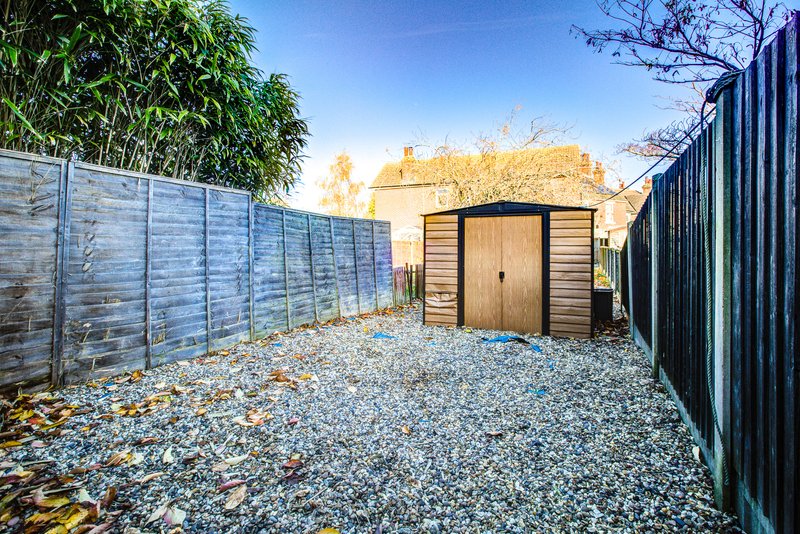 5-Bedroom House in Central Colchester with 2 En-Suites, Sleeps 11