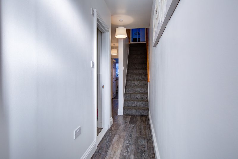 5-Bedroom House in Central Colchester with 2 En-Suites, Sleeps 11