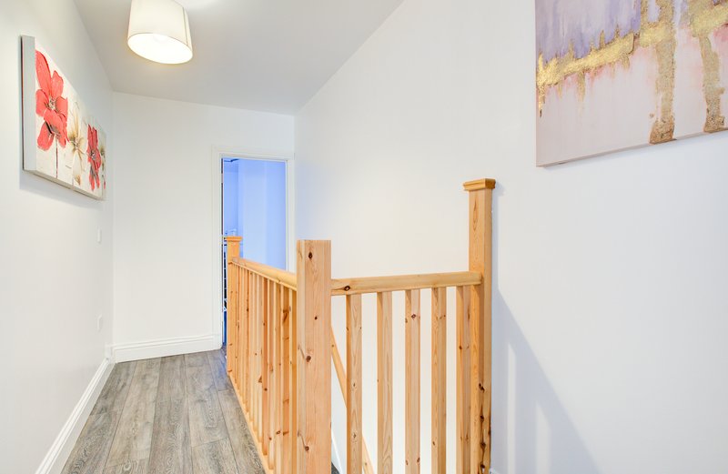 5-Bedroom House in Central Colchester with 2 En-Suites, Sleeps 11