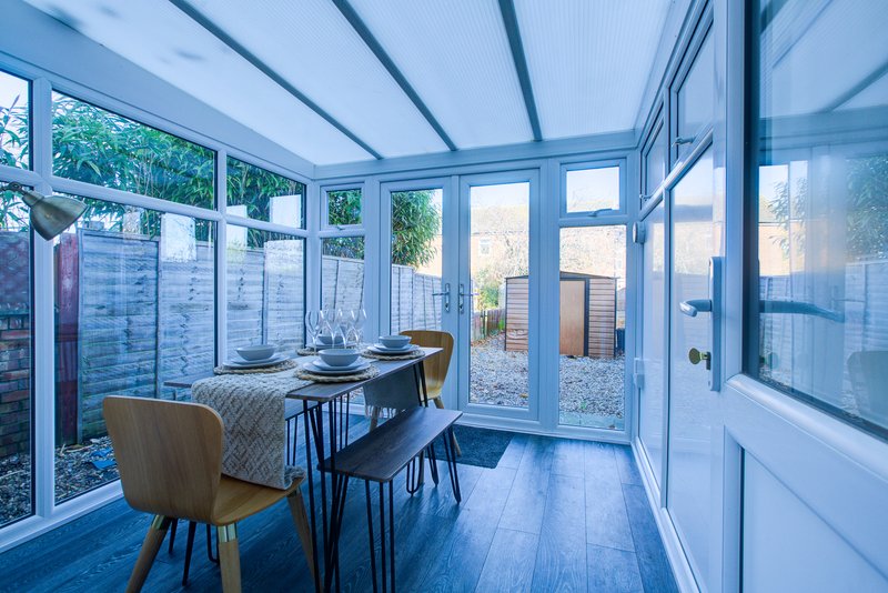 5-Bedroom House in Central Colchester with 2 En-Suites, Sleeps 11