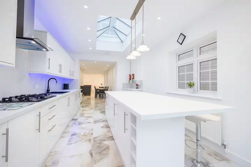 Luxury Family-Friendly Retreat Home + Free Parking