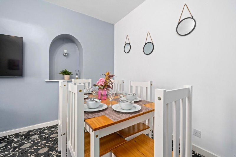 Lady Wilson Apartment Airdrie