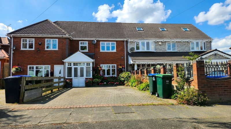 Birmingham Large 5BR house, 8 beds, Near M6 and M5, Walsall