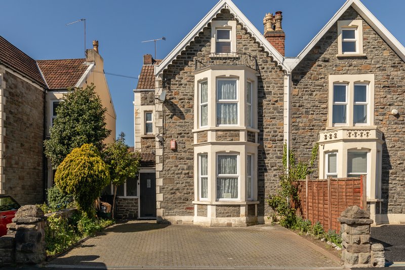 Contractor-Ready 7BR Bristol Home | Parking + WiFi