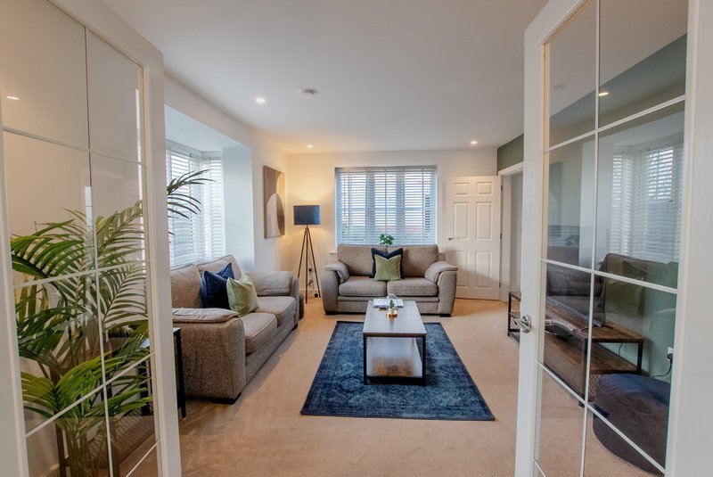 Large 5-Bed House - Perfect for Workers & Families
