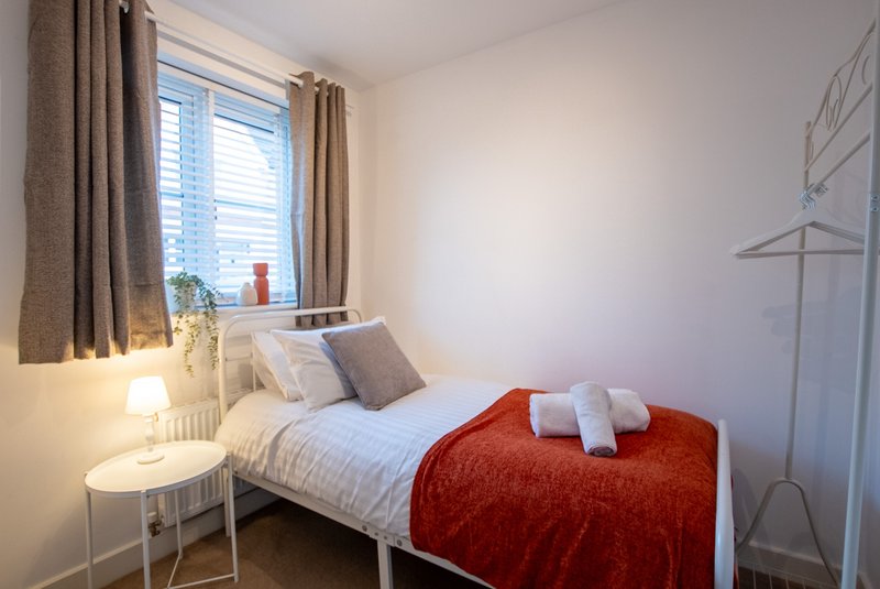 Large 5-Bed House - Perfect for Workers & Families