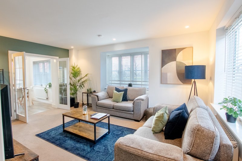 Large 5-Bed House - Perfect for Workers & Families