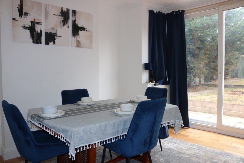 3-Bed House - Ideal for Contractors - WiFi