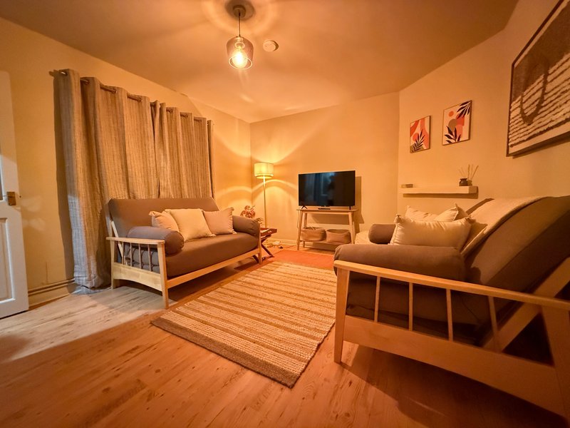 Long stay discount 3BR contractor w parking & fast WiFi