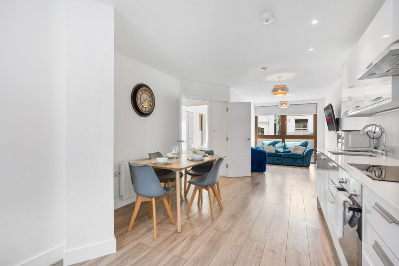 The Arches Penthouse | 3 Beds | Roof Terrace | Bushey