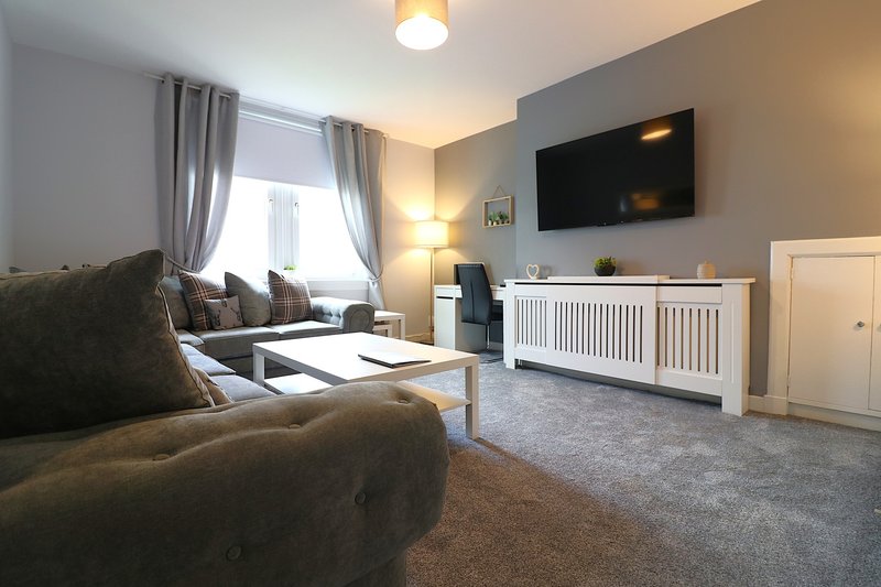 Perfect 4 BR apartment, sleeps 8