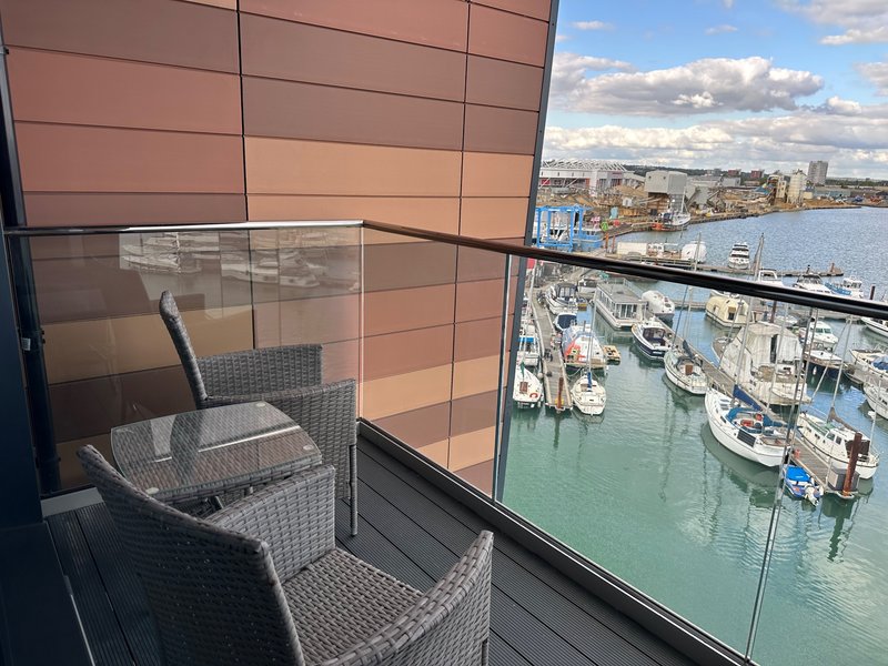 Waterfront 2 bed 2 bath