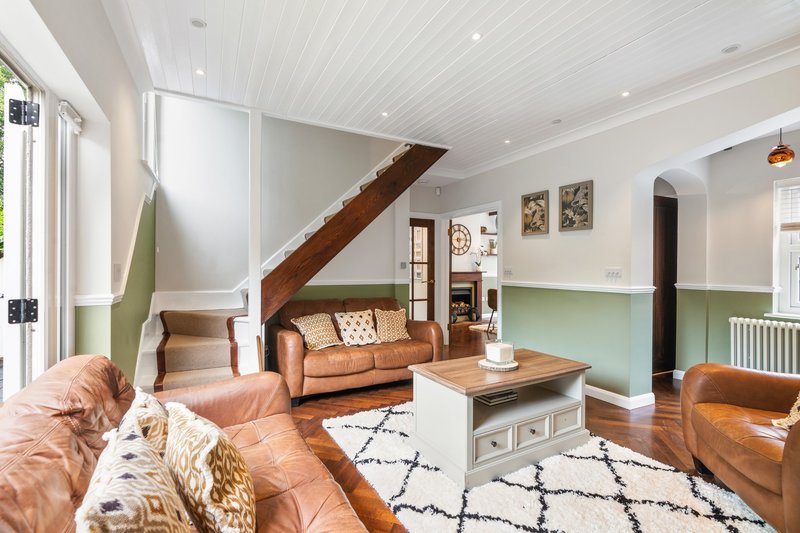 Period Cottage | 3 Bedrooms | Near Warner Bros. Studios