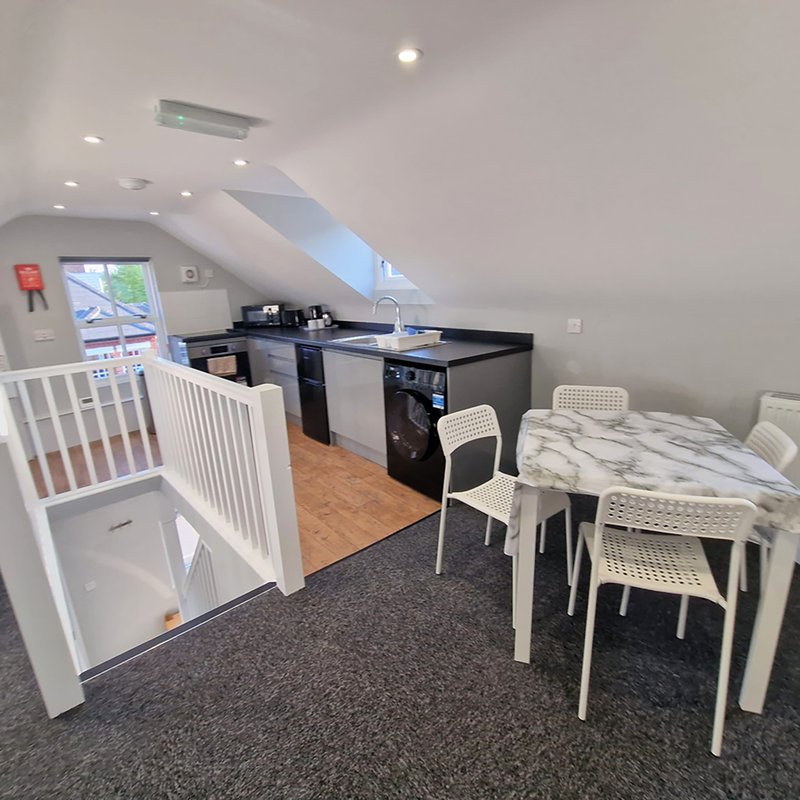 RH-5 Riverview 1st floor duplex apartment with parking