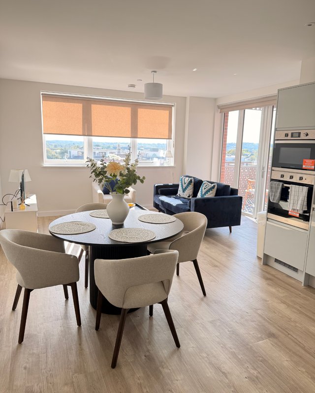 2 bed • Free Parking • Wi‑Fi • Heathrow Airport