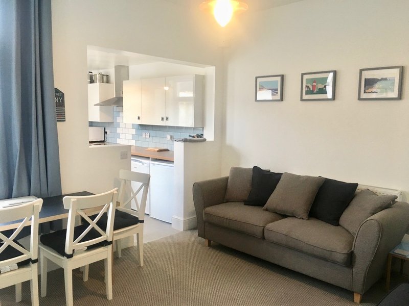 5 Bedroom House with Unrestricted Parking