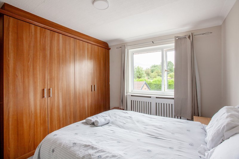 Bentley Lodge | Peaceful Family Retreat with Scenic Views & Modern Comforts