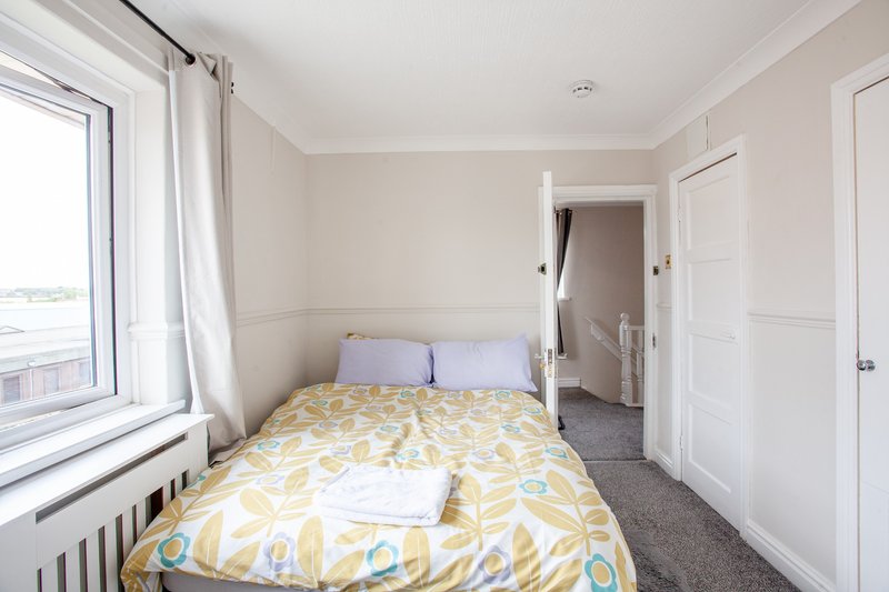 Bentley Lodge | Peaceful Family Retreat with Scenic Views & Modern Comforts