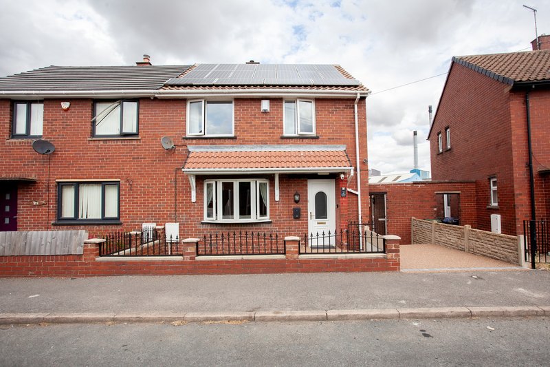 Bentley Lodge | Peaceful Family Retreat with Scenic Views & Modern Comforts