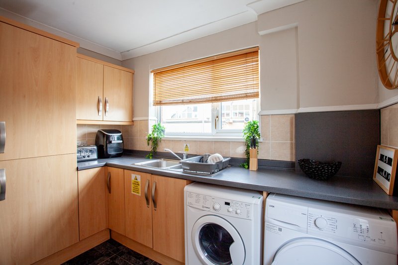 Bentley Lodge | Peaceful Family Retreat with Scenic Views & Modern Comforts