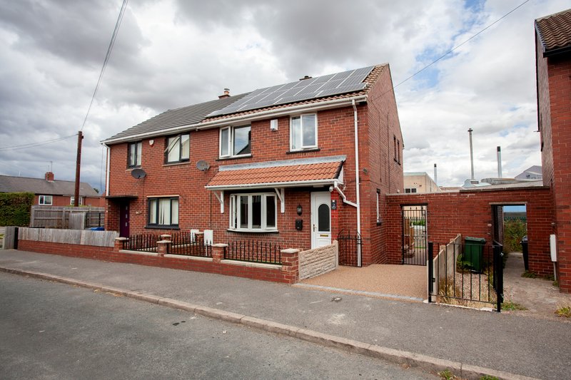 Bentley Lodge | Peaceful Family Retreat with Scenic Views & Modern Comforts