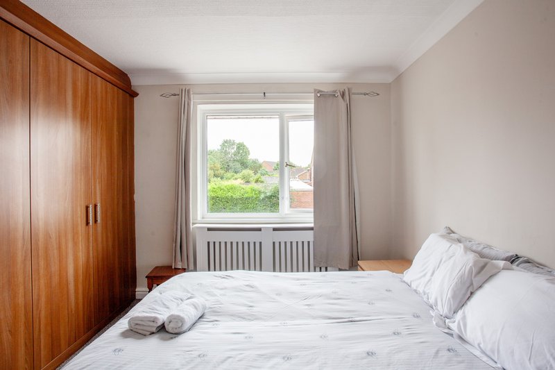 Bentley Lodge | Peaceful Family Retreat with Scenic Views & Modern Comforts