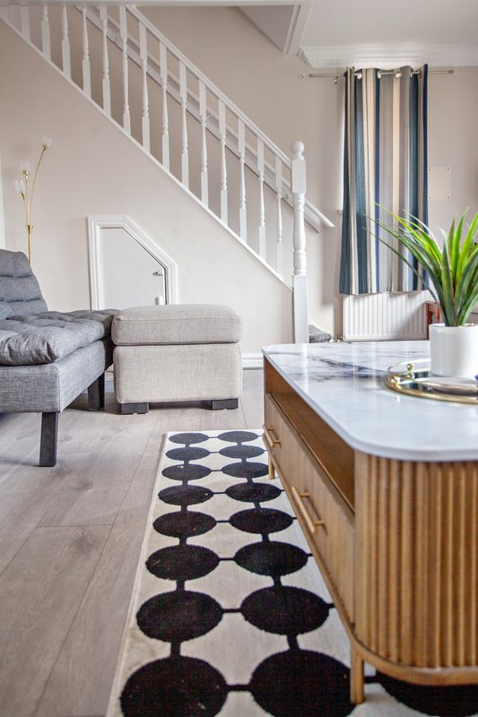 Bentley Lodge | Peaceful Family Retreat with Scenic Views & Modern Comforts