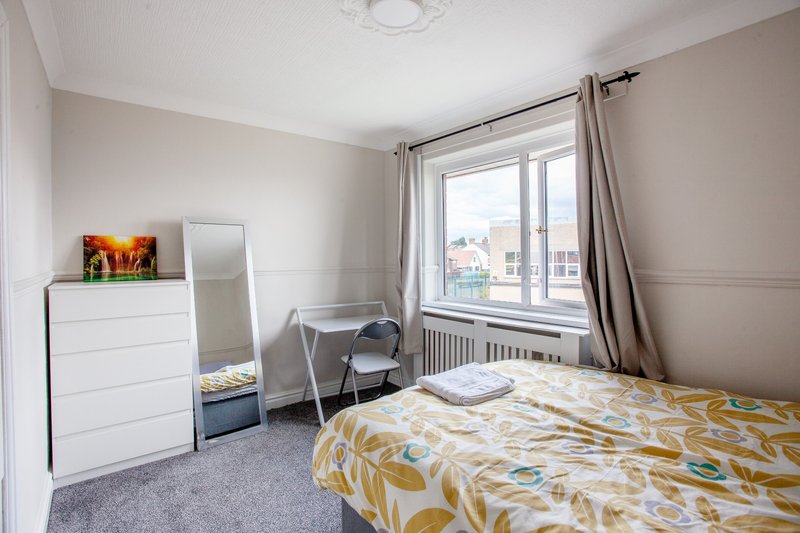 Bentley Lodge | Peaceful Family Retreat with Scenic Views & Modern Comforts
