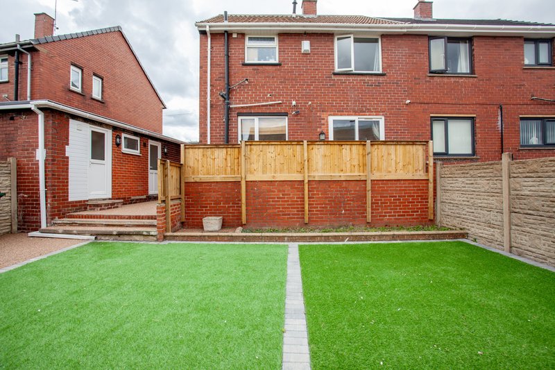 Bentley Lodge | Peaceful Family Retreat with Scenic Views & Modern Comforts