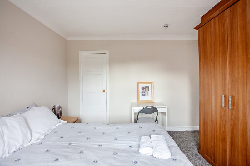 Bentley Lodge | Peaceful Family Retreat with Scenic Views & Modern Comforts