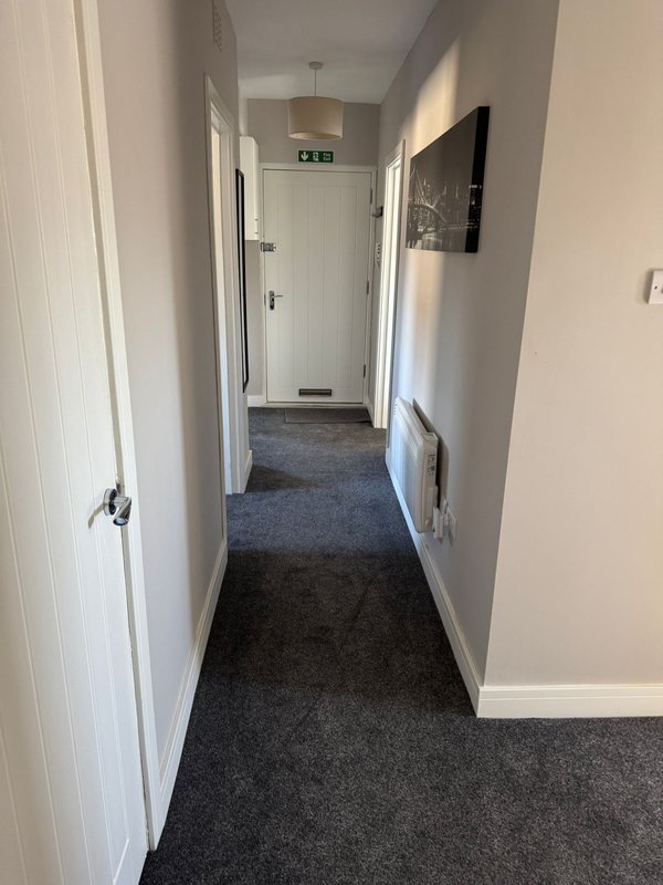 Freshly Renovated 3-Bed Flat | Parking | Fast Wi-Fi