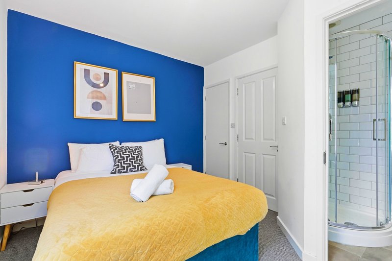 Birmingham City Centre Retreat|Free WiFi|Sleeps 7!