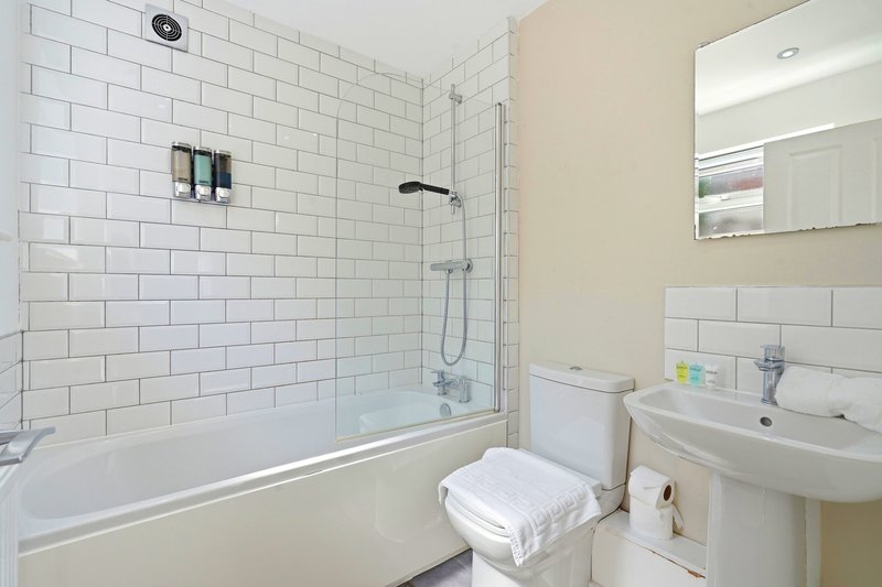 Birmingham City Centre Retreat|Free WiFi|Sleeps 7!