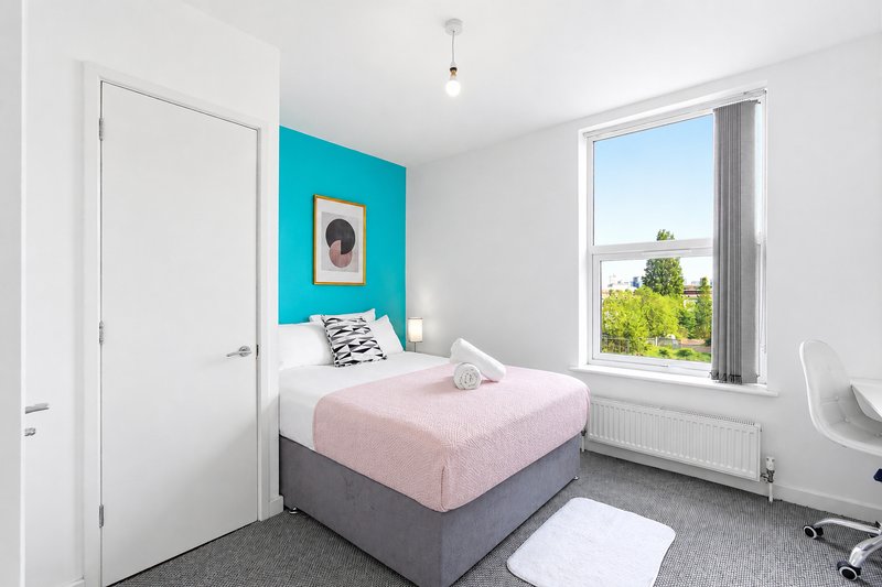 Birmingham City Centre Retreat|Free WiFi|Sleeps 7!