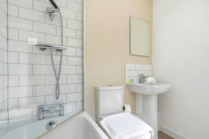 Birmingham City Centre Retreat|Free WiFi|Sleeps 7!