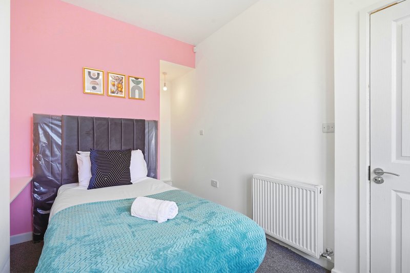 Birmingham City Centre Retreat|Free WiFi|Sleeps 7!